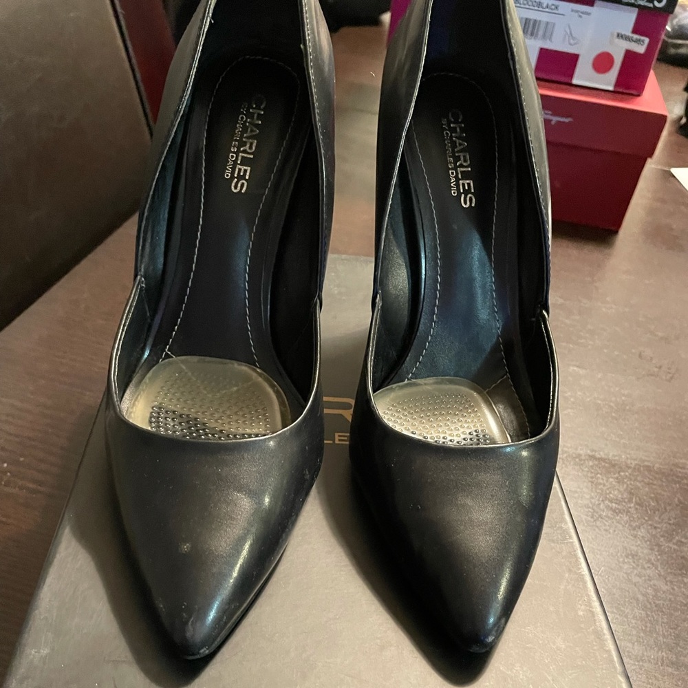 Charles by Charles David simple black pump
